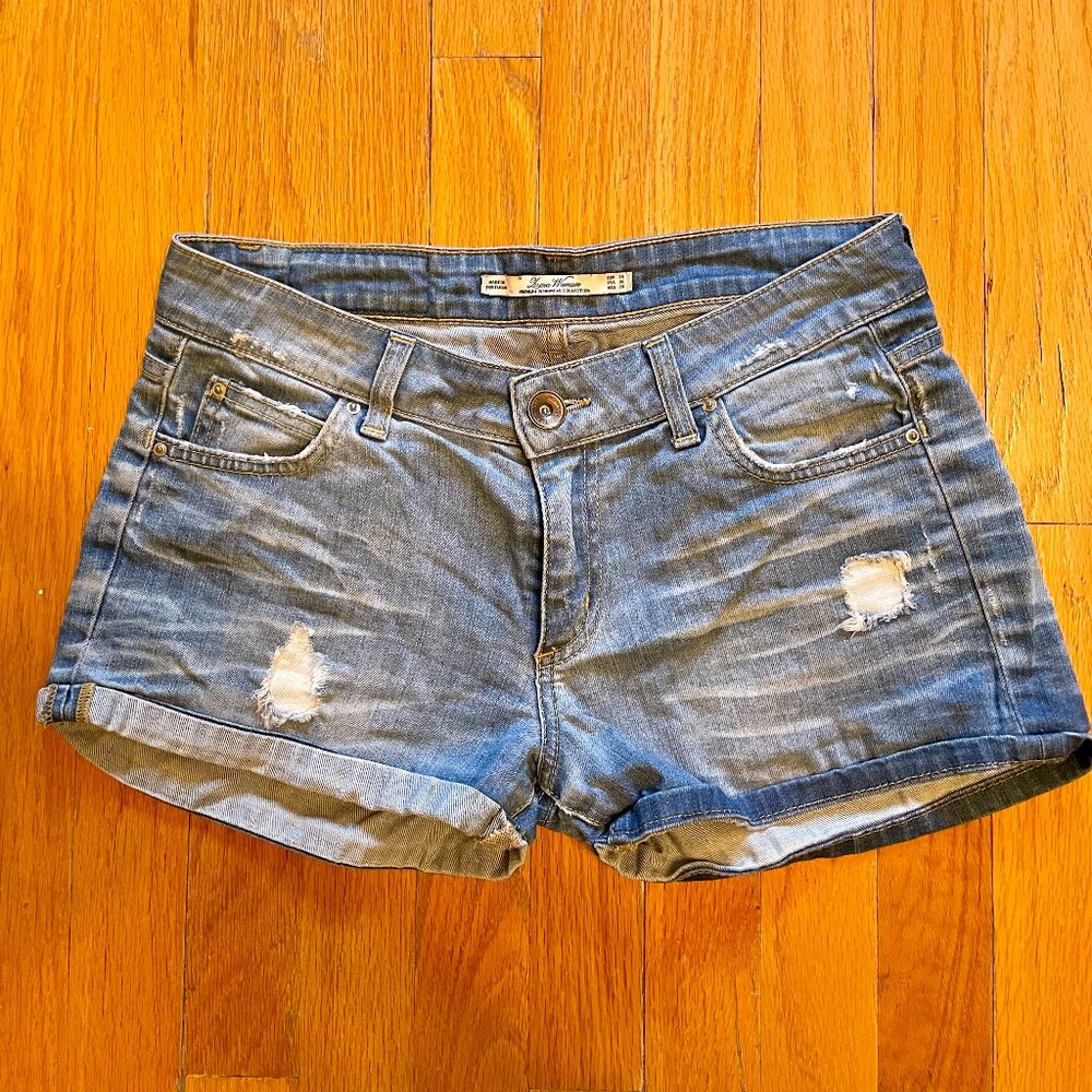Zara Distressed Denim Short Shorts